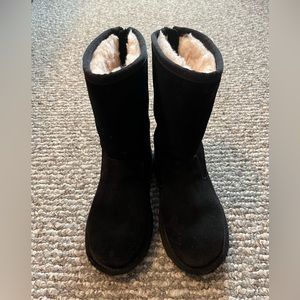 Little girls Ugg boots size 12